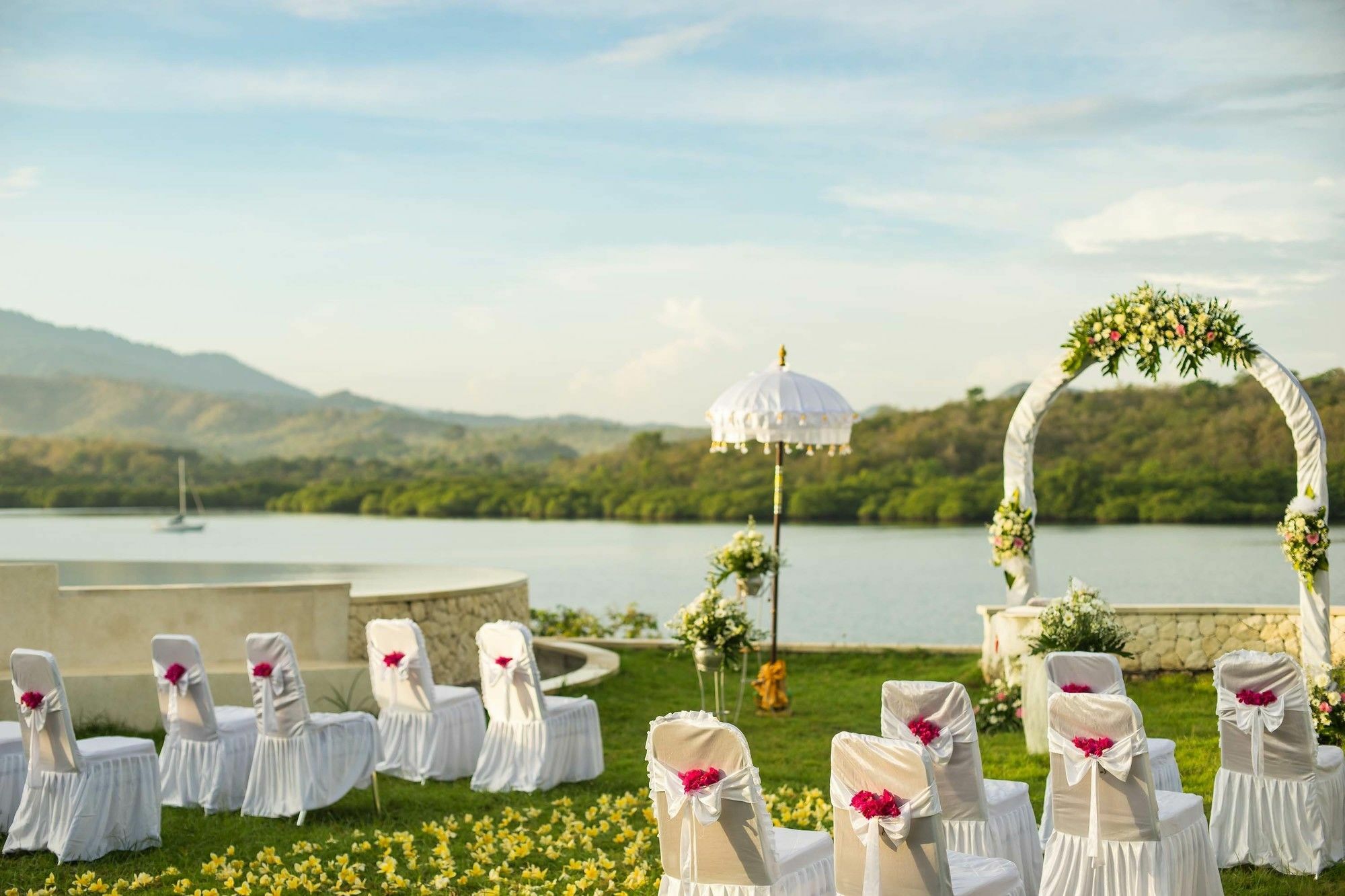 Menjangan Dynasty Luxe tent